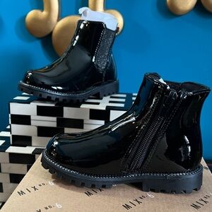 New MIX no. 6 black patent leather toddler boots! Sz 7